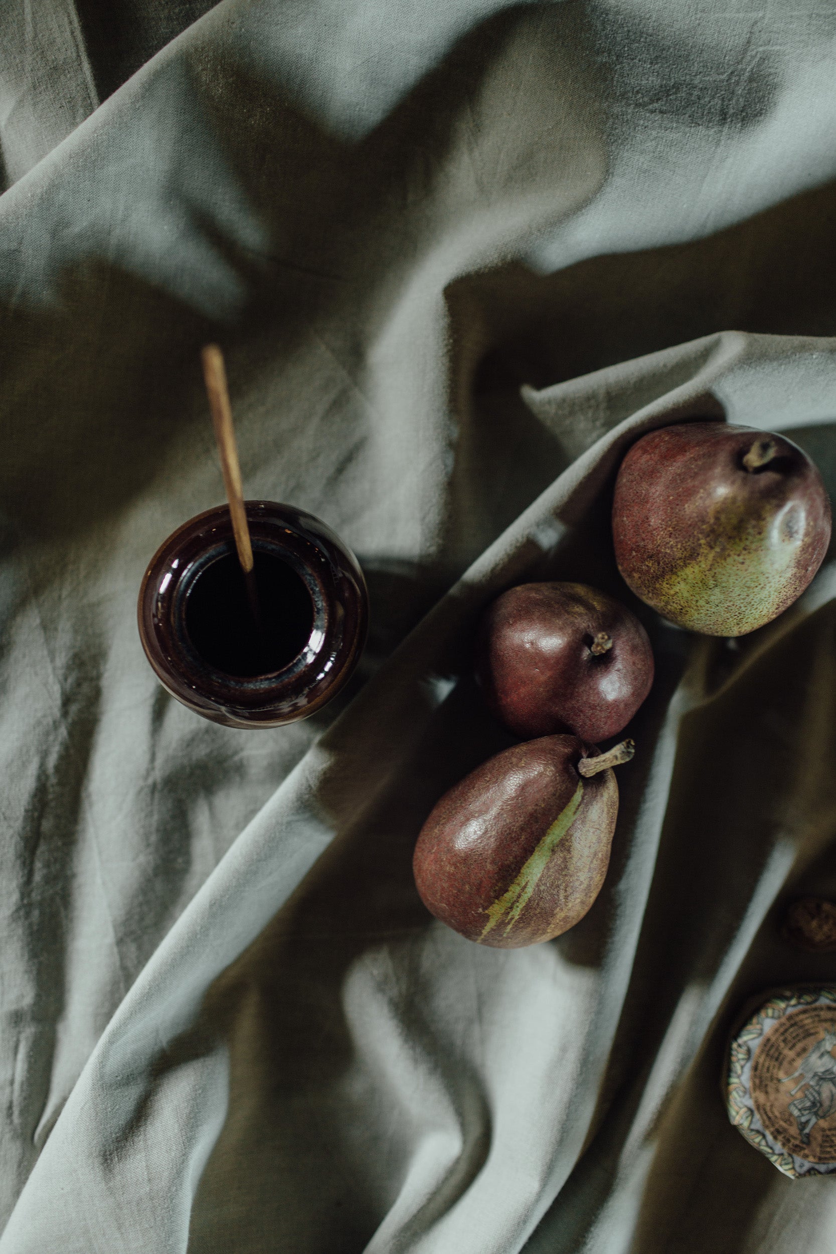 Still life photography by Anna Howard featured in Elisabetta frame – Page House Studio