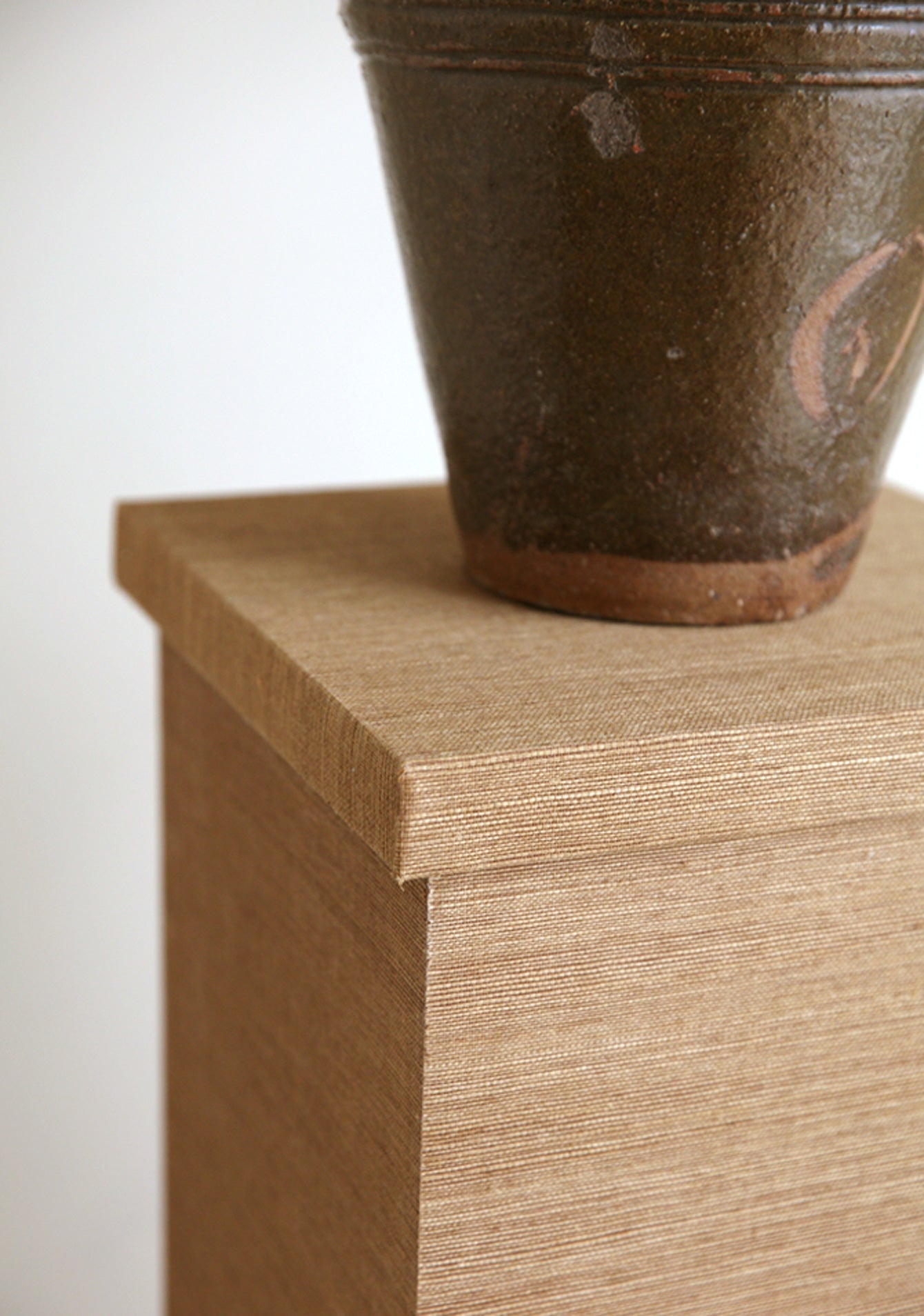 Grasscloth-wrapped Bessette pedestal texture detail – Page House Studio
