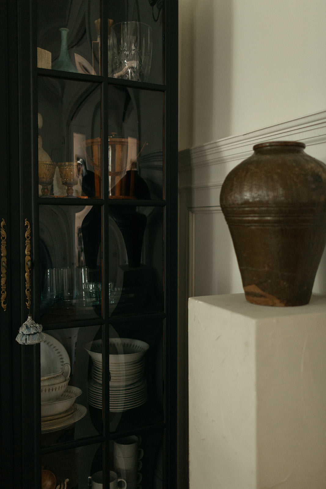 Didion Pedestal, Plaster - Page House Studio