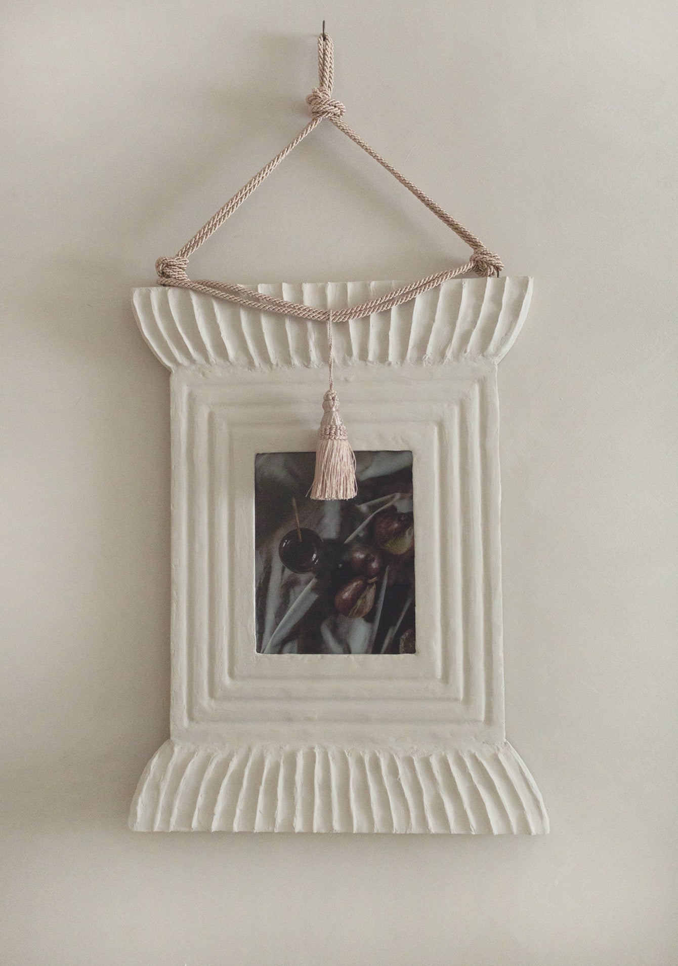 Elisabetta papier-mâché picture frame with fruit-themed Anna Howard photo – Page House Studio