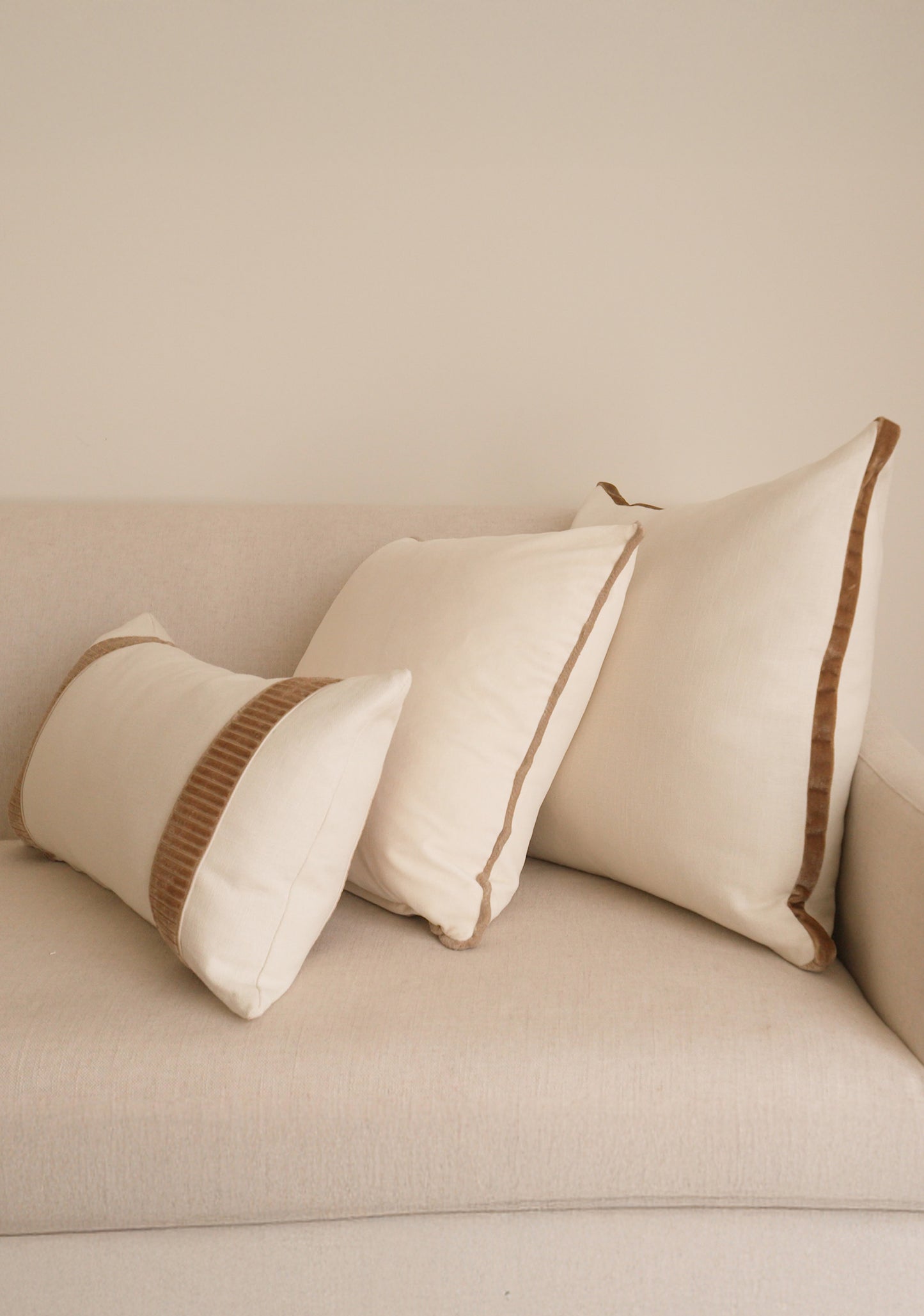 Delphine Velvet Pillow Set, Crema - Page House Studio