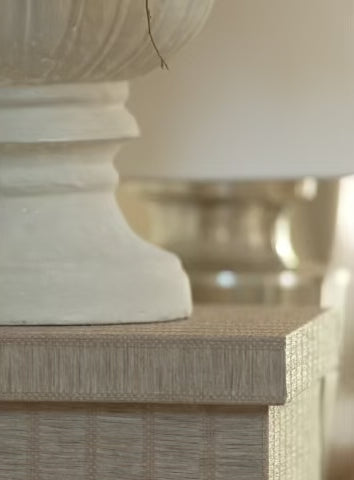 Greta Pedestal, Raffia